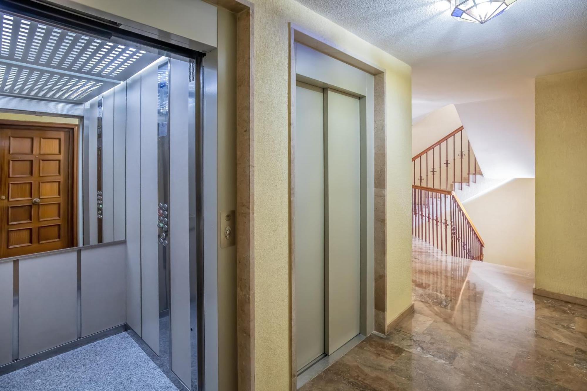 R & T Cordoba Center Apartamentos - Parking Zewnętrze zdjęcie