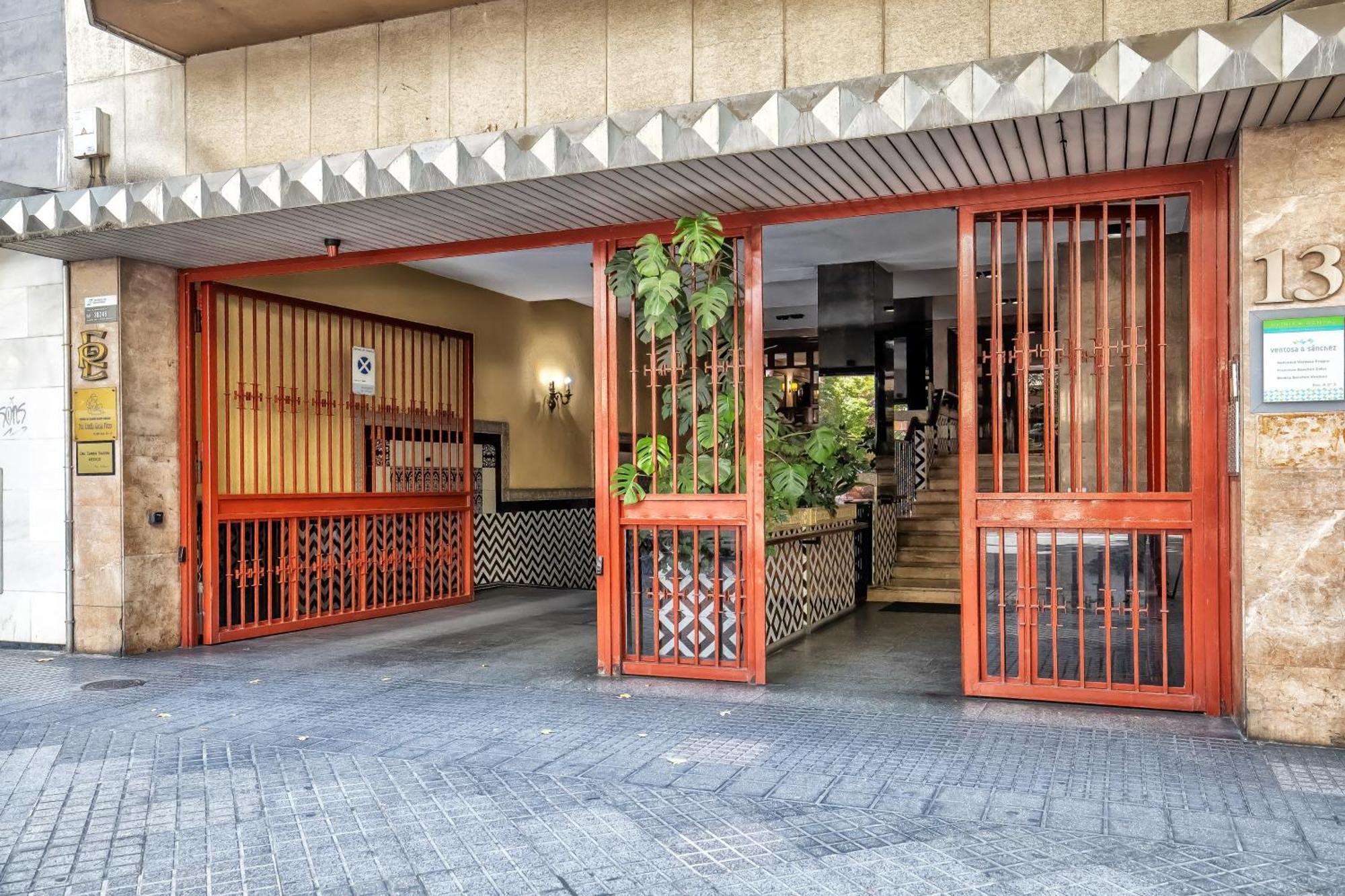 R & T Cordoba Center Apartamentos - Parking Zewnętrze zdjęcie